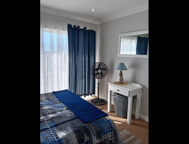 2 BEDROOM APARTMENT FOR SALE IN JEFFREYS BAY CENTRAL